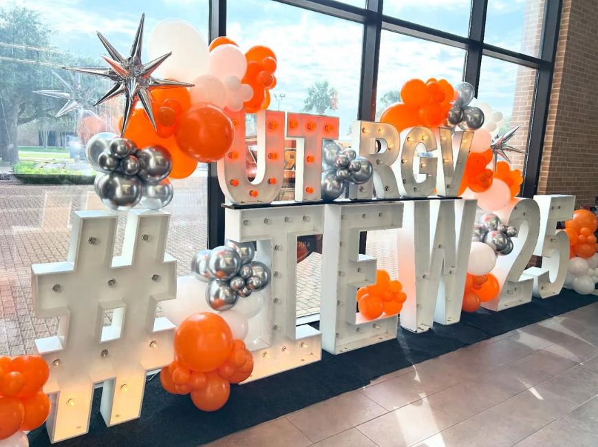 UTRGV balloons